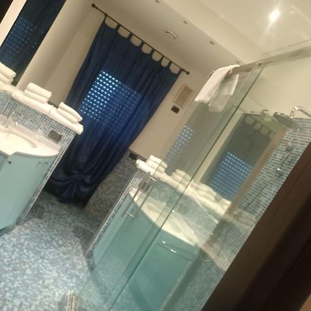 פיאצ'נצה Residence Taverna מראה חיצוני תמונה