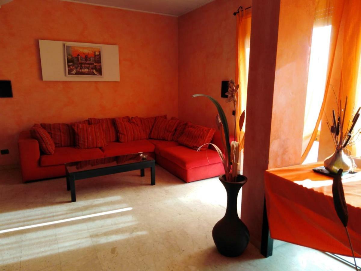 פיאצ'נצה Residence Taverna מראה חיצוני תמונה